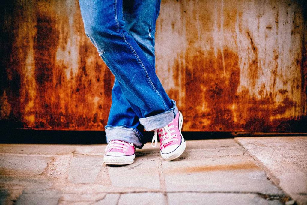 Tapered Jeans Chucks