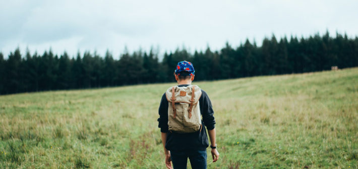 rucksack wandern jeansjacke hoodie